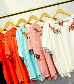 BLUSAS Y CAMISAS – Página 2 – YPUNTO.