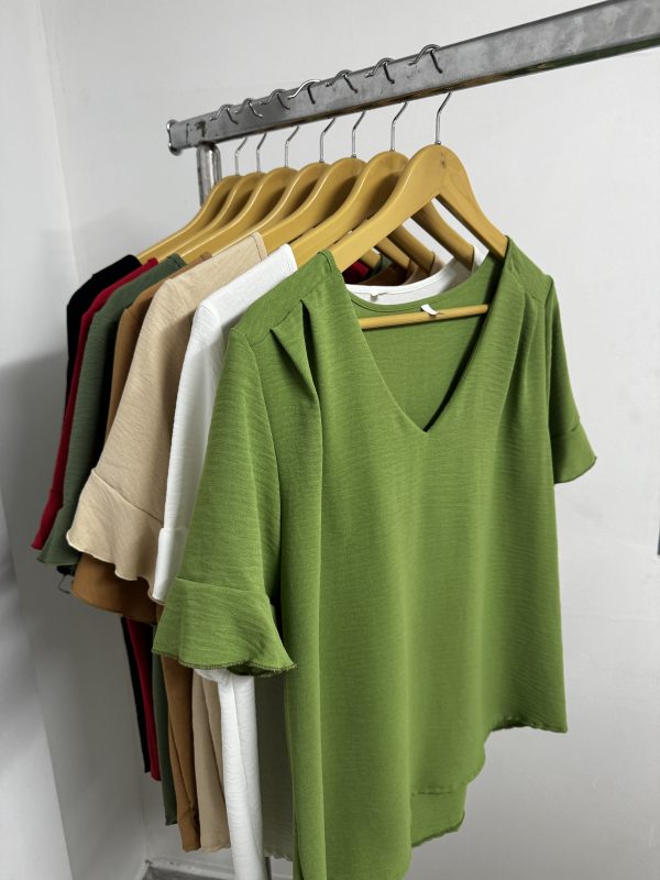 COD 22 BLUSA ESCOTE V CEY