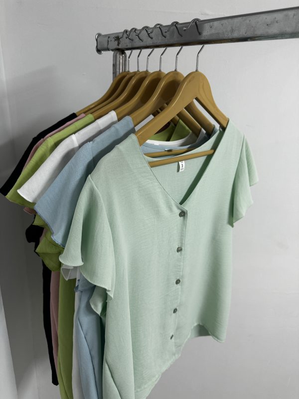 COD 26 CAMISA CON BOTON AIRFLOW AMPLIO