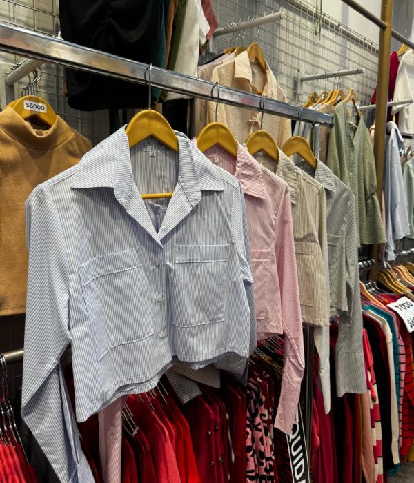 COD 09 CAMISA RAYADA CON BOTON BOLSILLO POPLIN