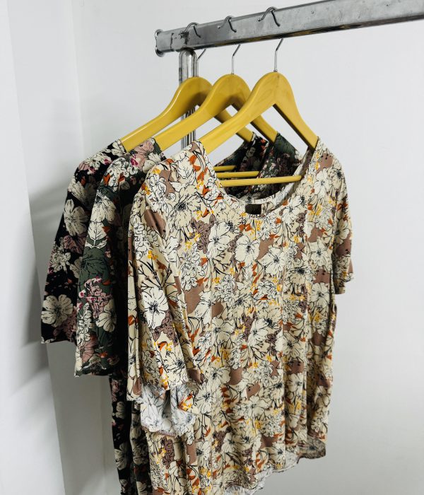 COD 31 BLUSA HOJAS